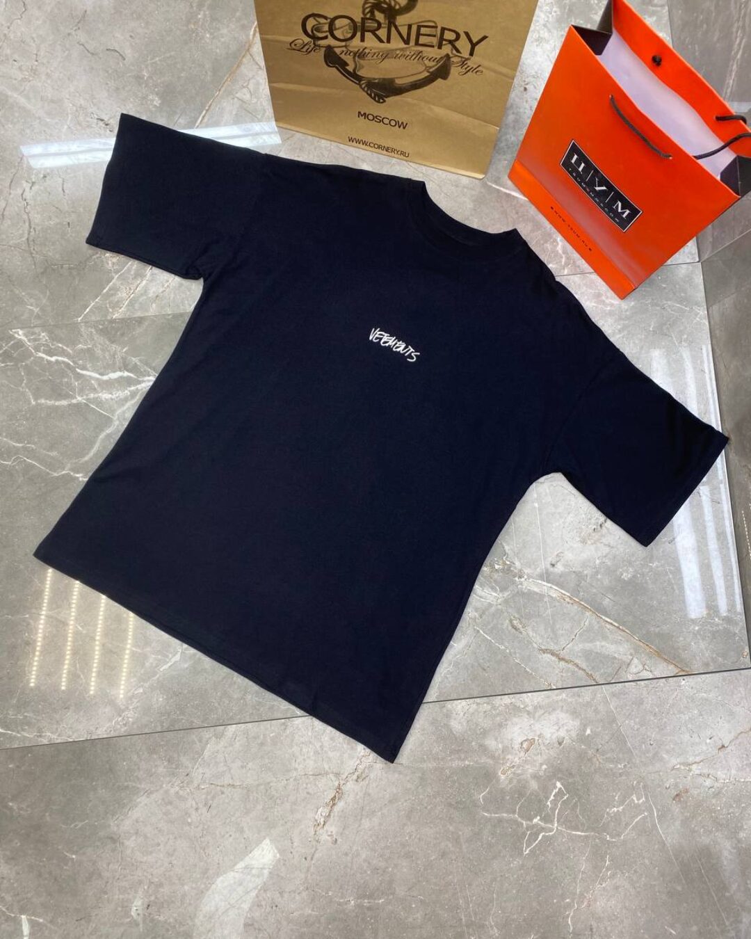 Футболка Vetements Italic Logo