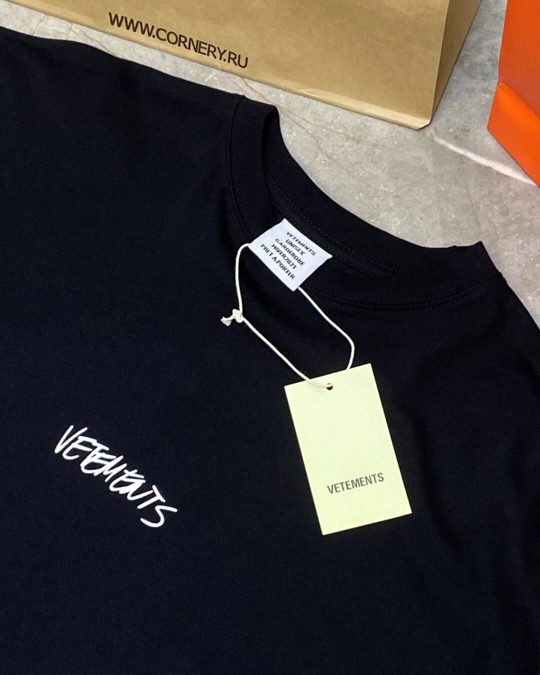 Футболка Vetements Italic Logo — фото 2