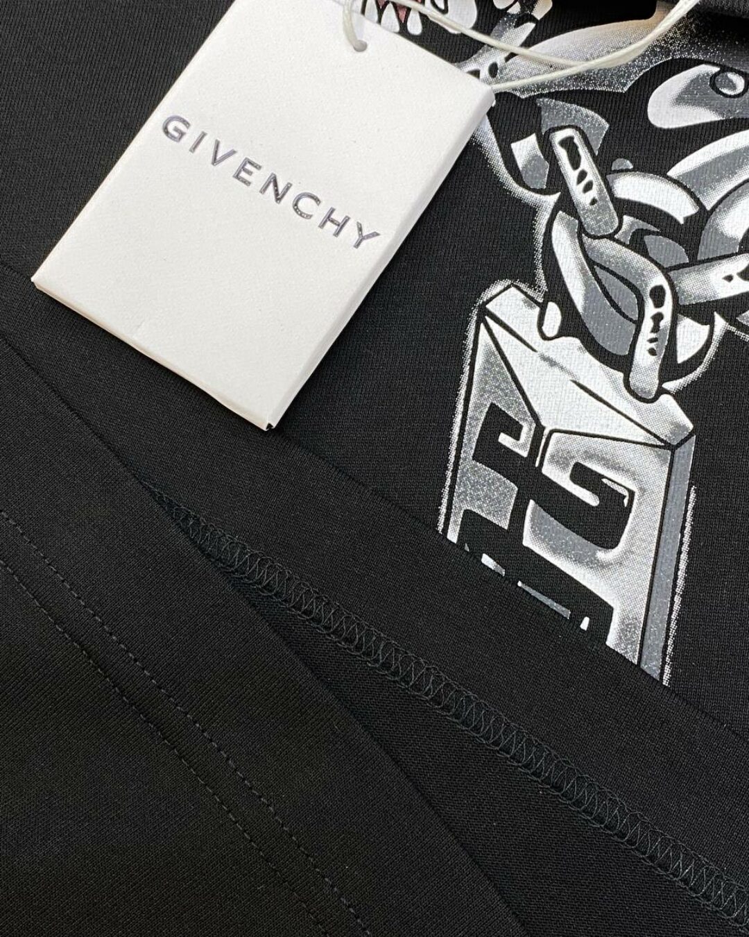 Футболка Givenchy