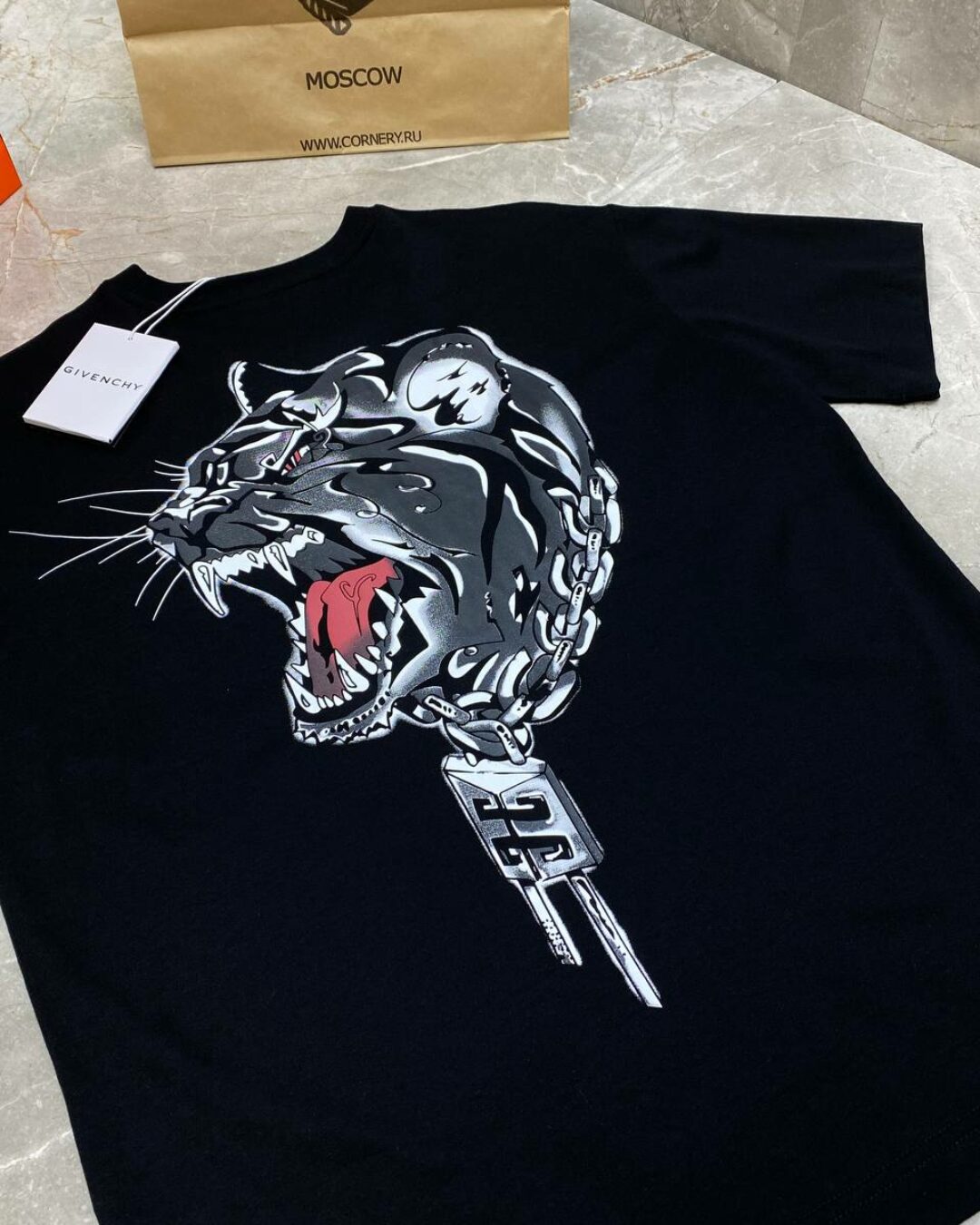 Футболка Givenchy