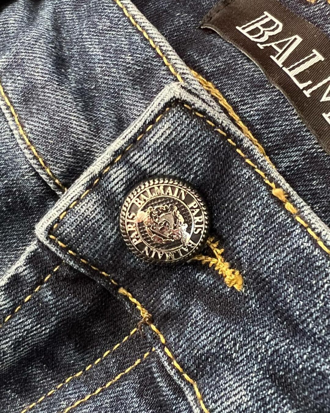 Джинсы Balmain