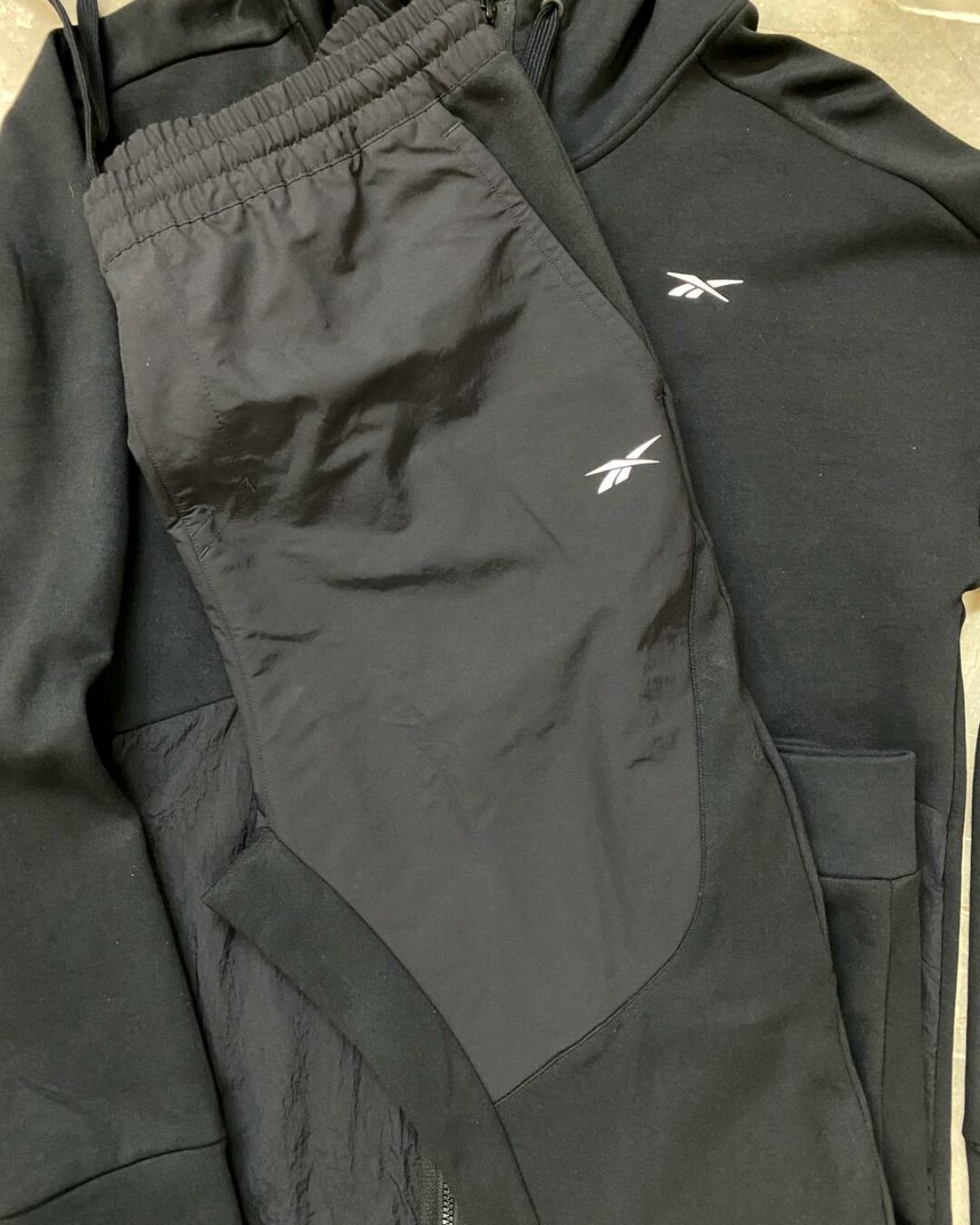 Спортивный костюм Reebok
