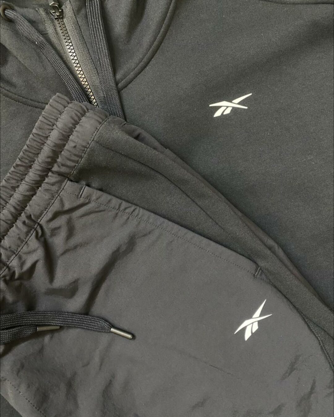 Спортивный костюм Reebok