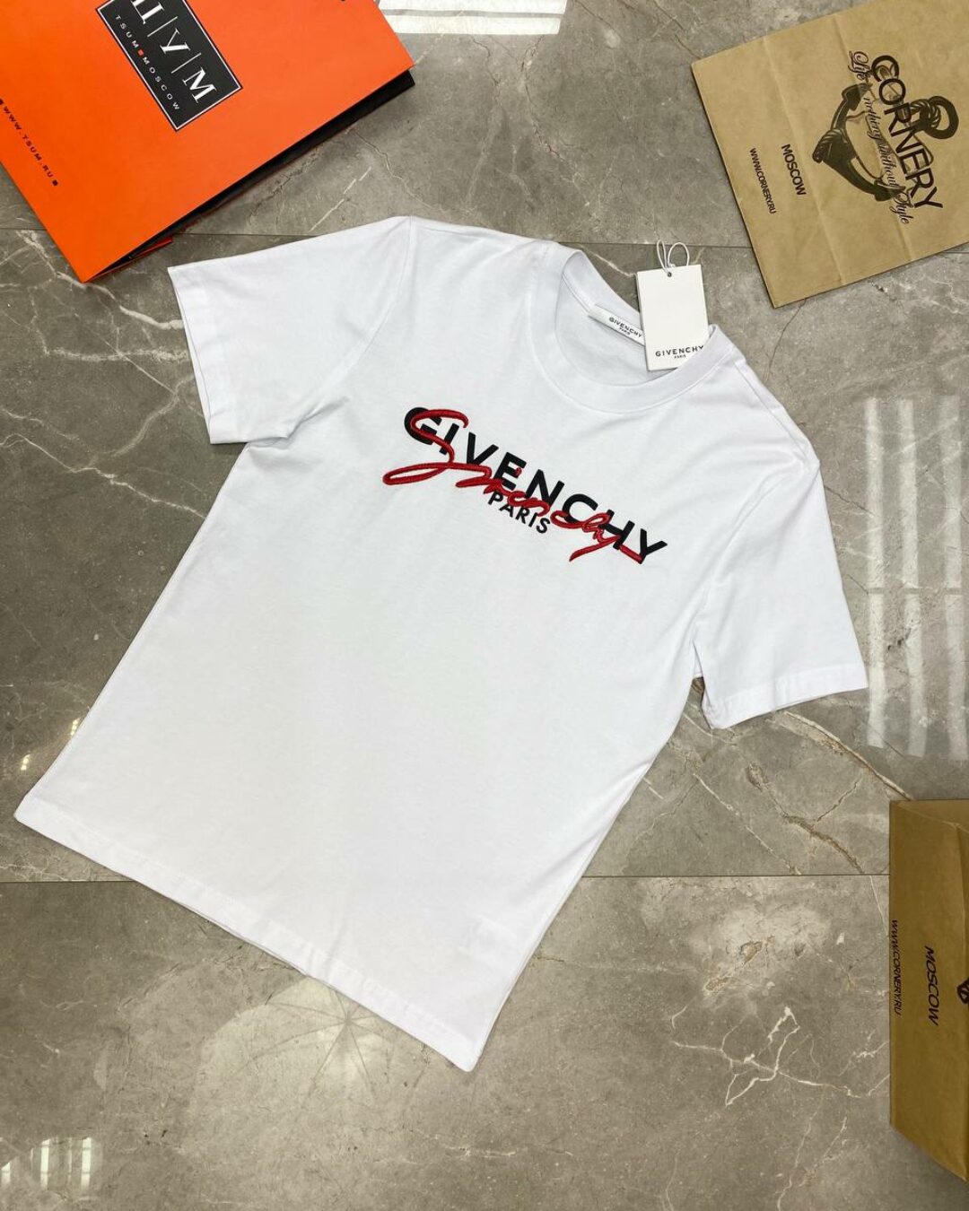 Футболка Givenchy