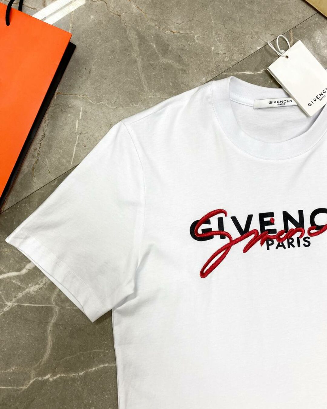 Футболка Givenchy