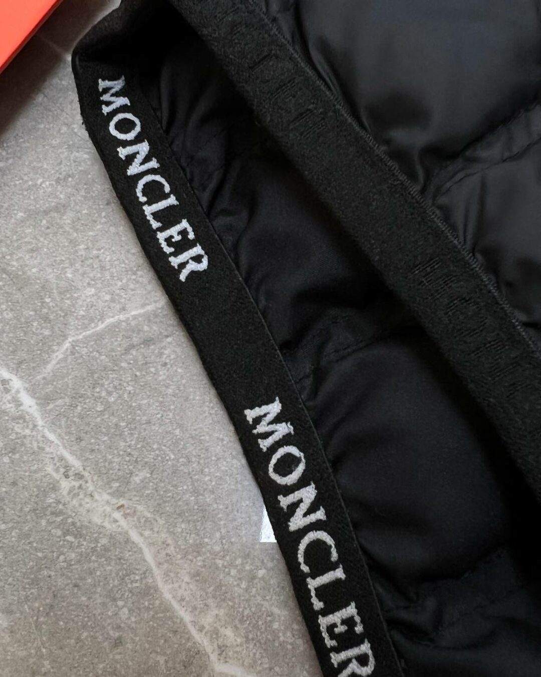 Жилет Moncler