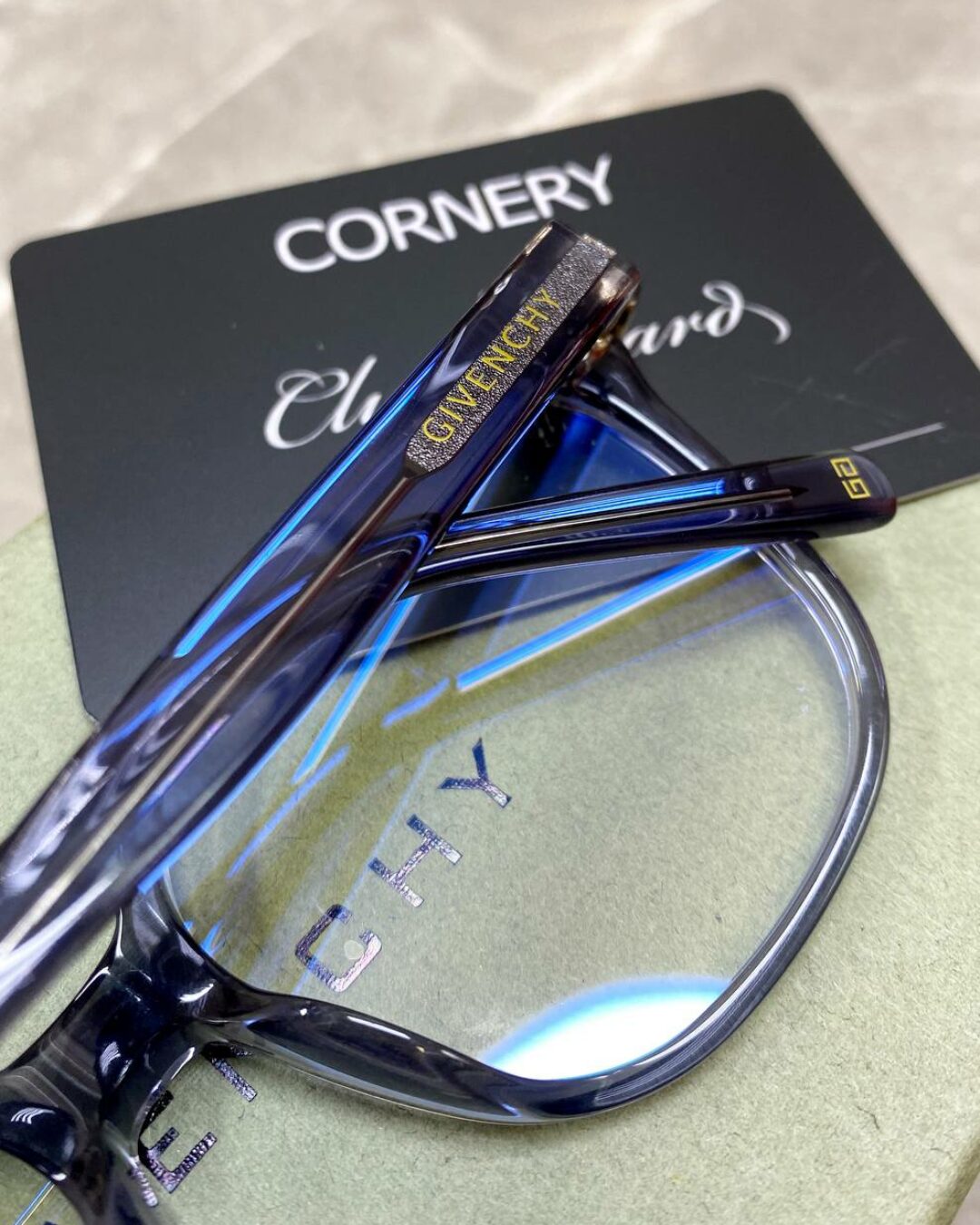 Оправа Givenchy