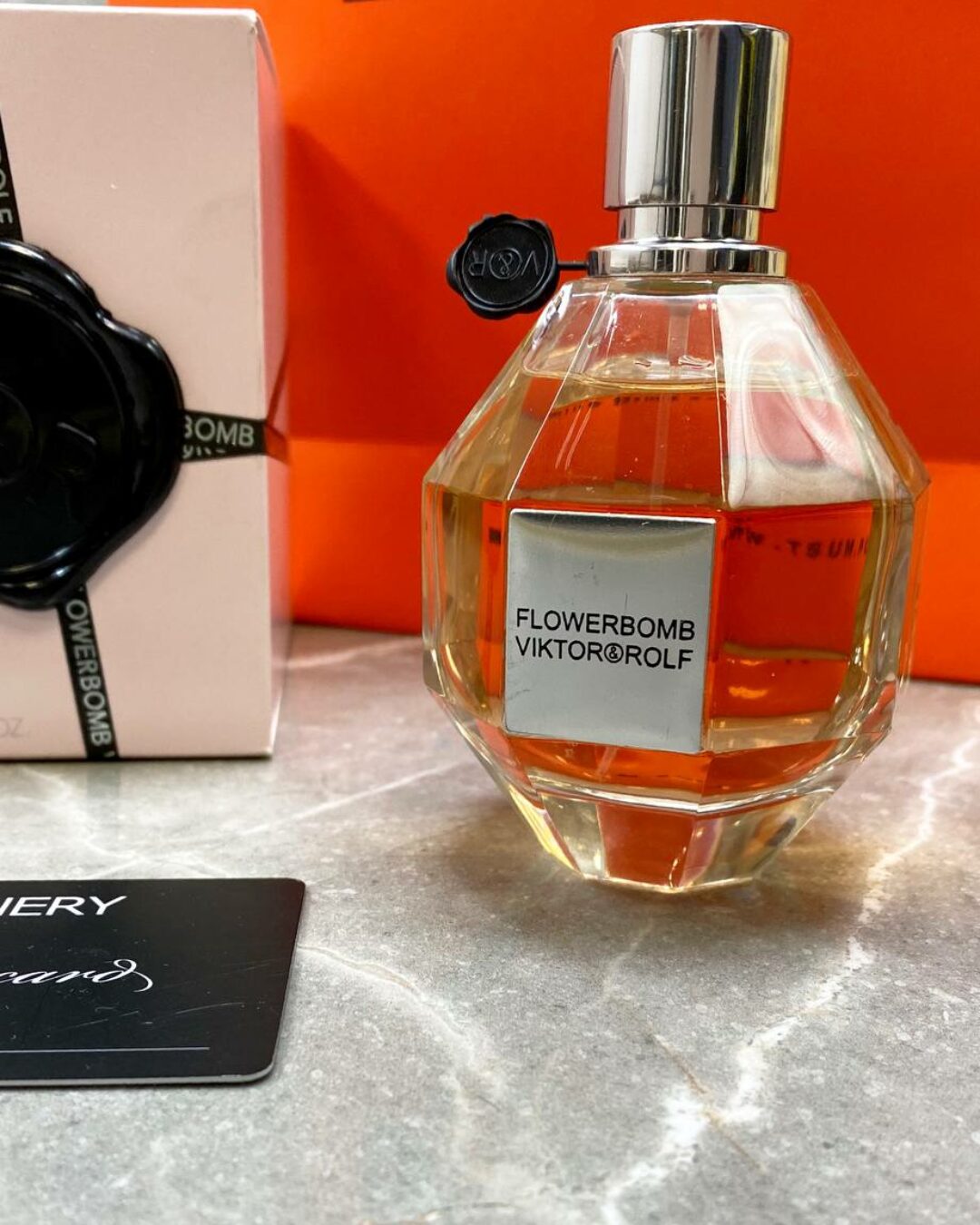 Парфюм Viktor Rolf Flowerbomb