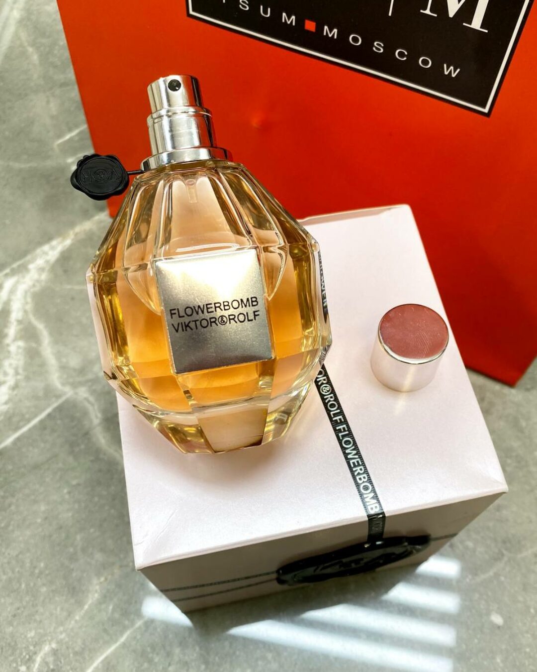 Парфюм Viktor Rolf Flowerbomb