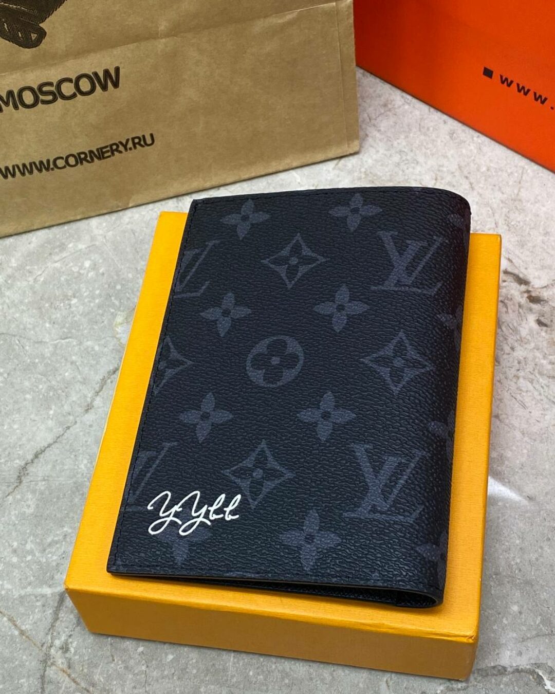 Обложка для паспорта Louis Vuitton