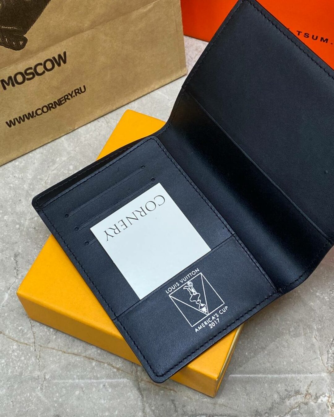 Обложка для паспорта Louis Vuitton