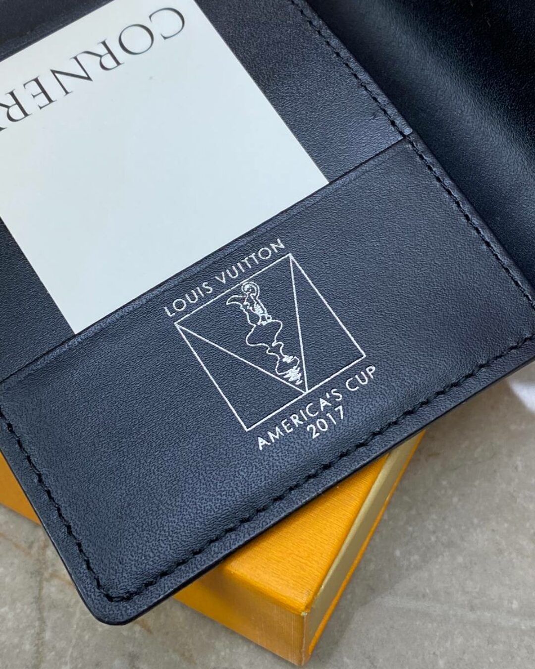 Обложка для паспорта Louis Vuitton