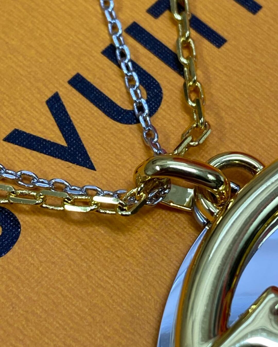 Цепочка Louis Vuitton