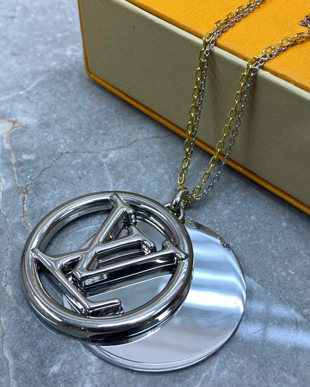 Цепочка Louis Vuitton