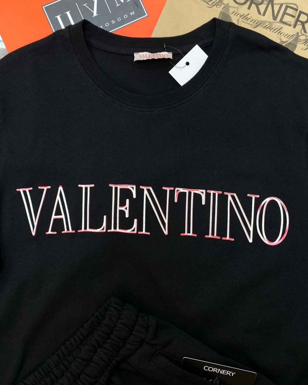 Костюм Valentino