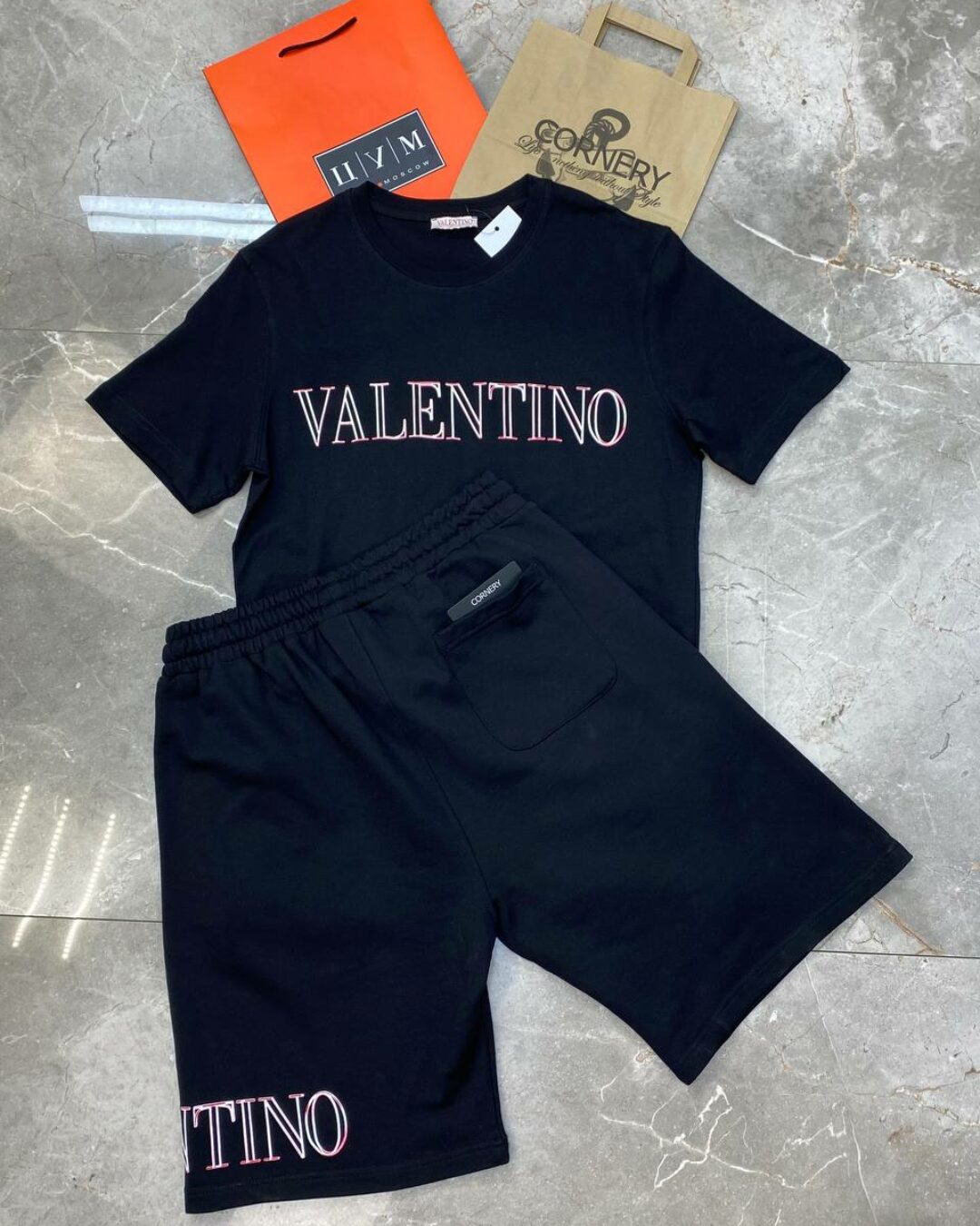 Костюм Valentino