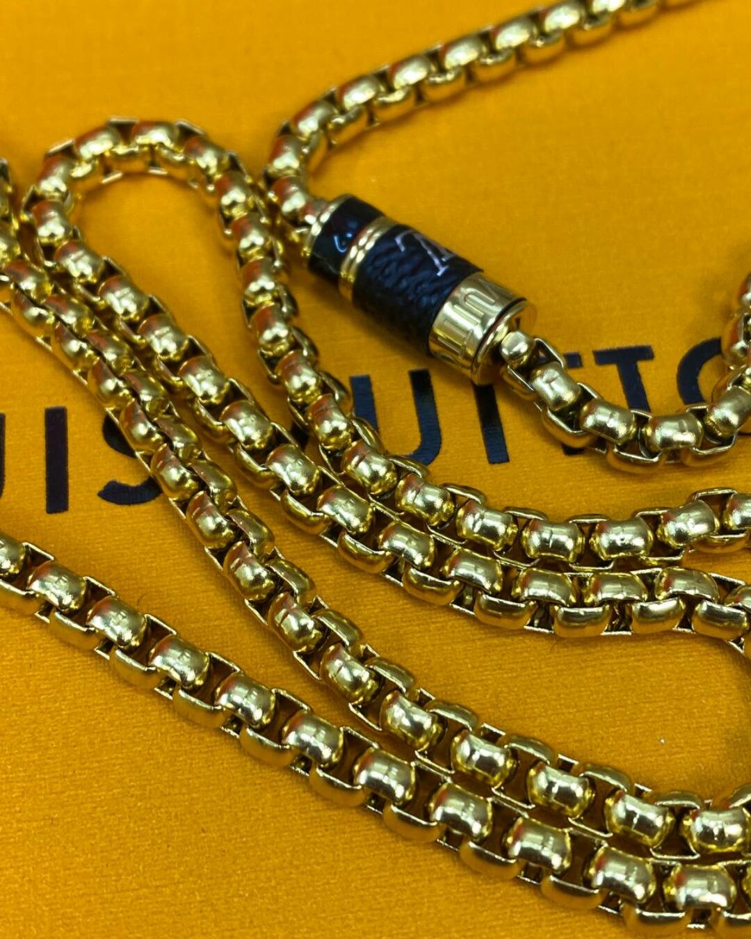 Комплект Louis Vuitton (браслет, цепочка)