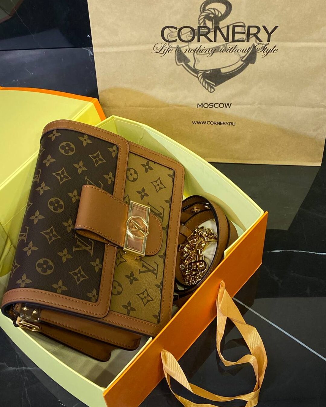 Сумка Louis Vuitton Dauphine
