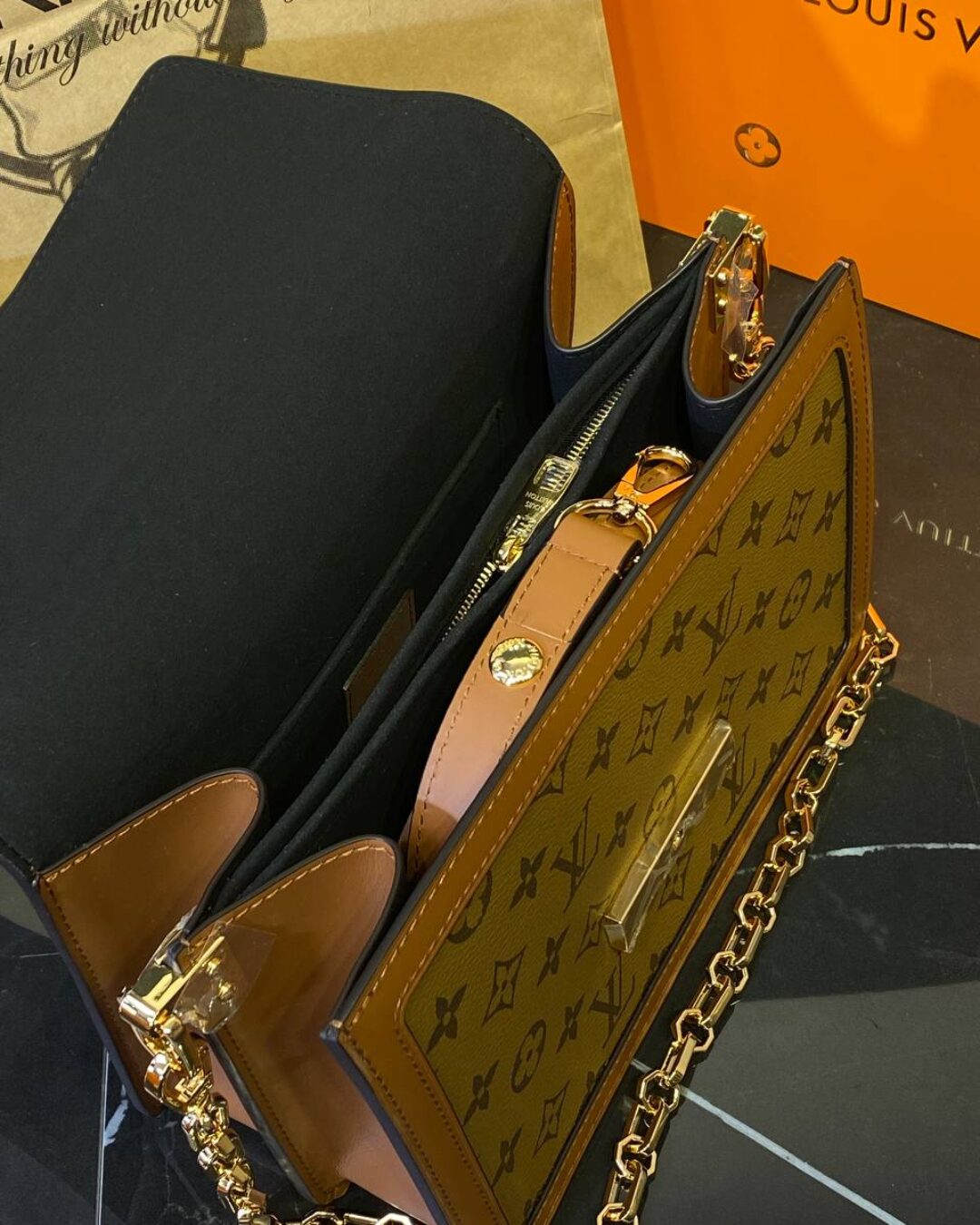 Сумка Louis Vuitton Dauphine