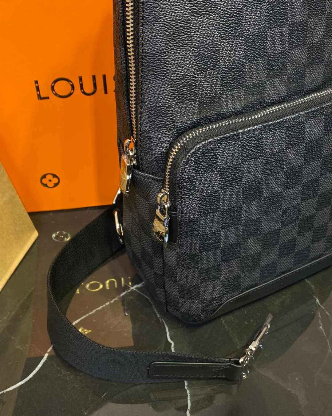 Сумка Louis Vuitton Avenue