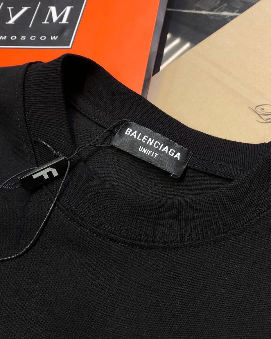 Футболка Balenciaga — фото 4