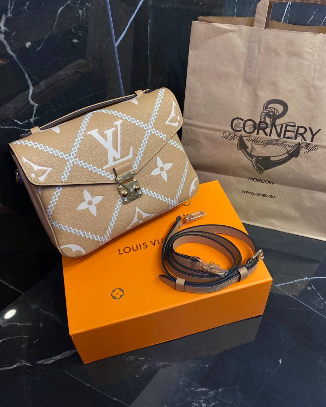 Сумка Louis Vuitton Pochette Metis