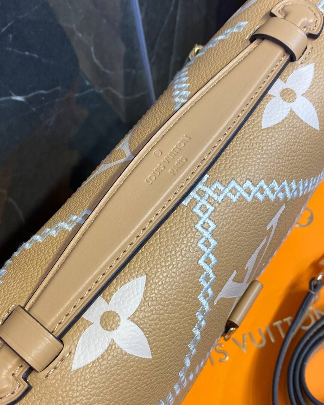 Сумка Louis Vuitton Pochette Metis