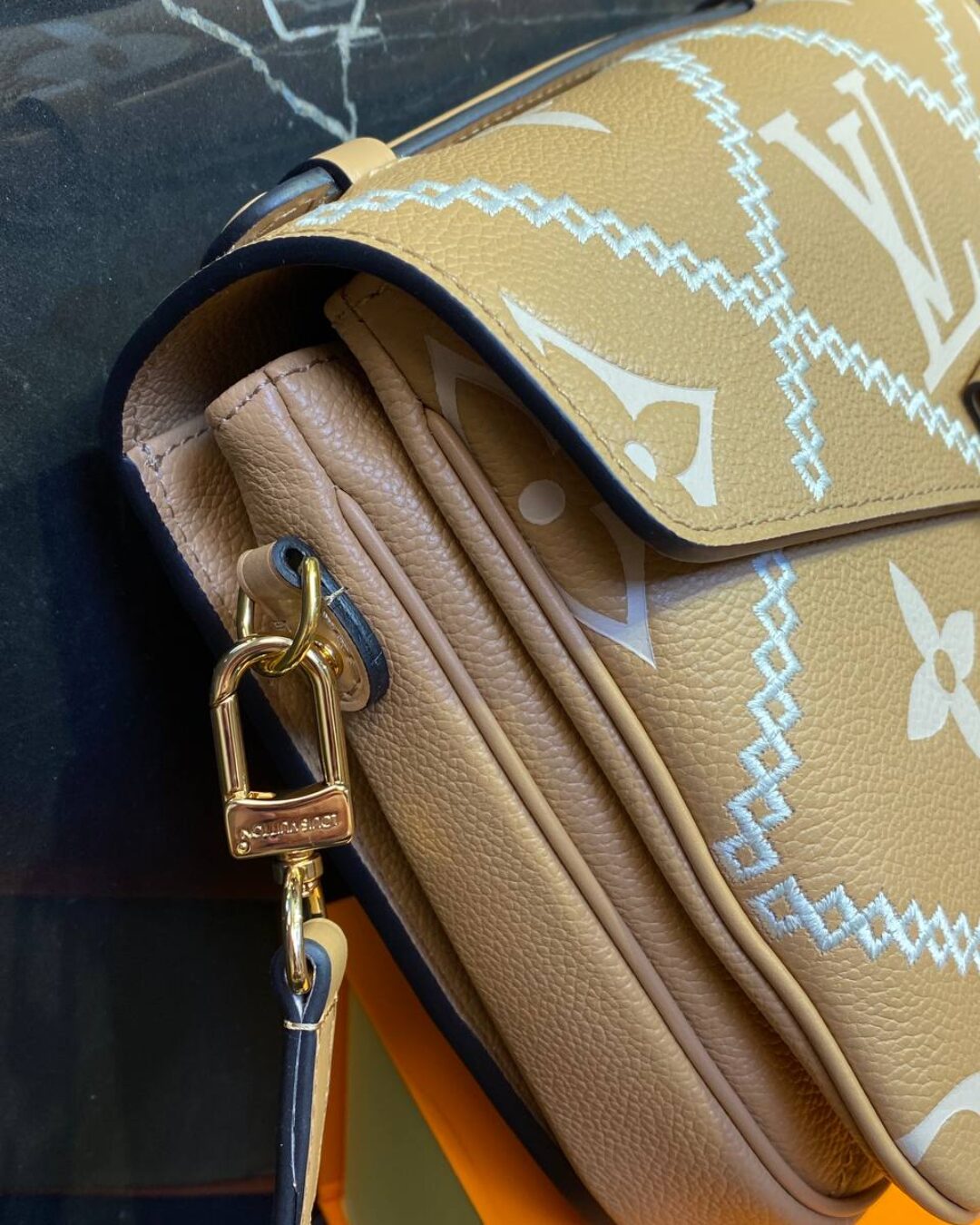 Сумка Louis Vuitton Pochette Metis