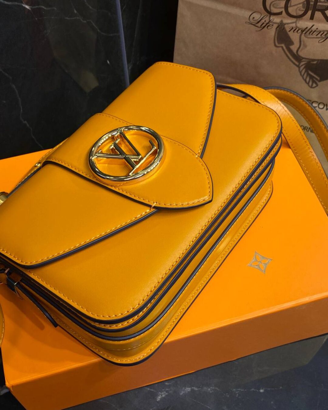 Сумка Louis Vuitton Pont 9 Soft MM