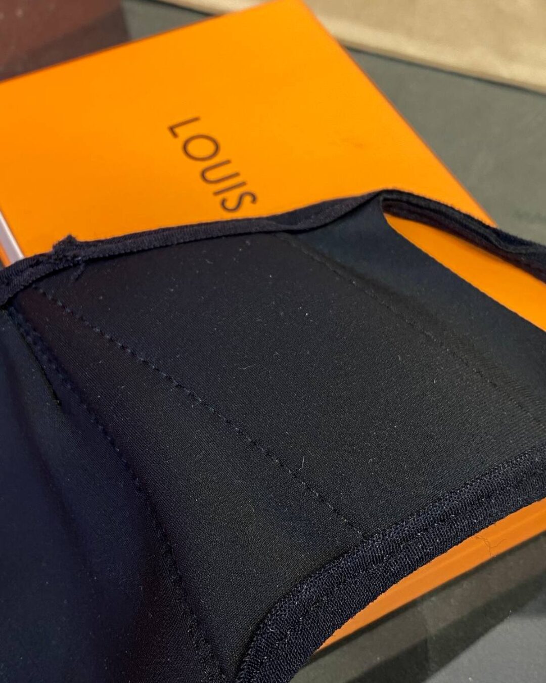 Маска Louis Vuitton