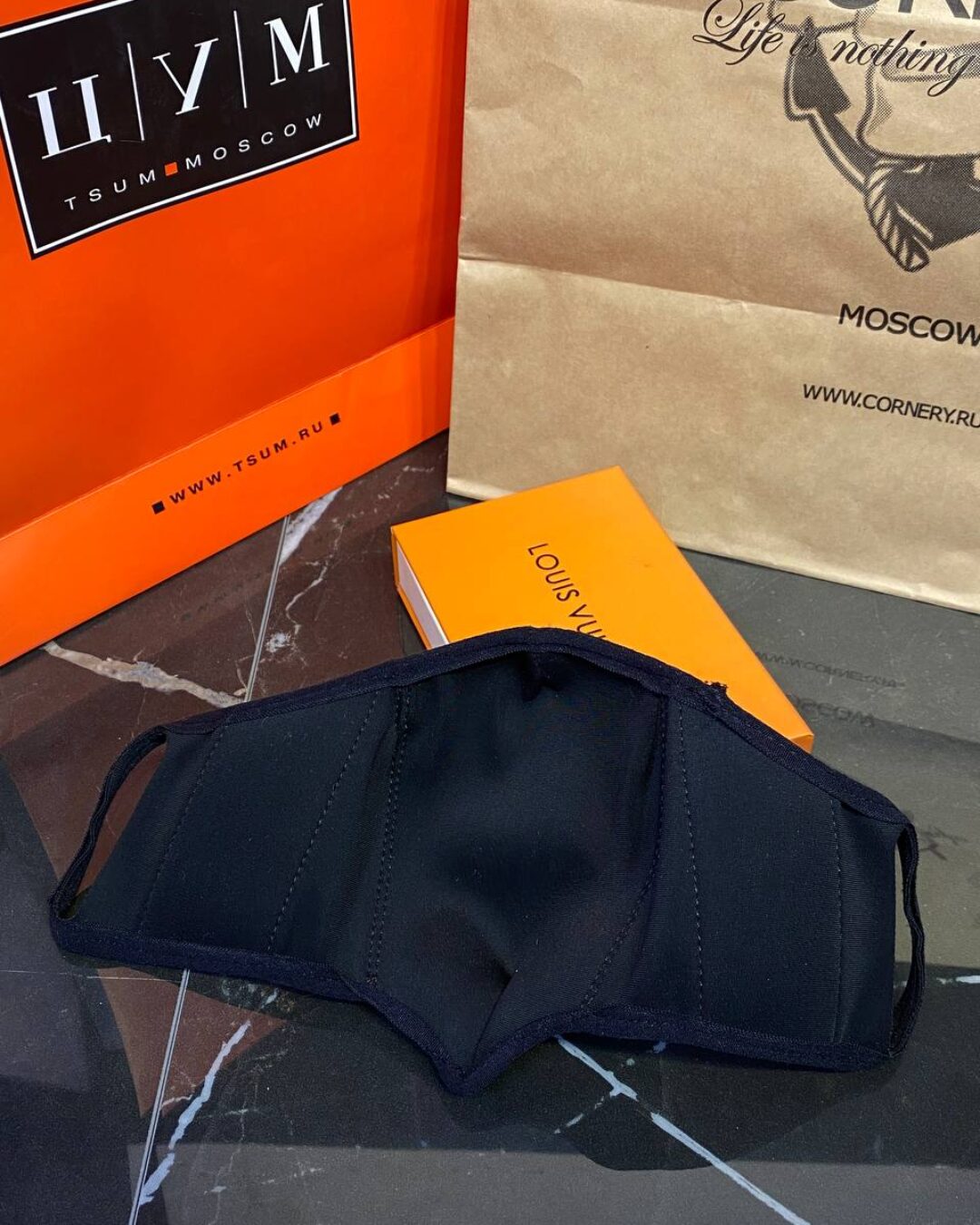 Маска Louis Vuitton