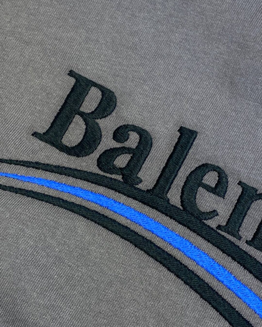Футболка Balenciaga — фото 7