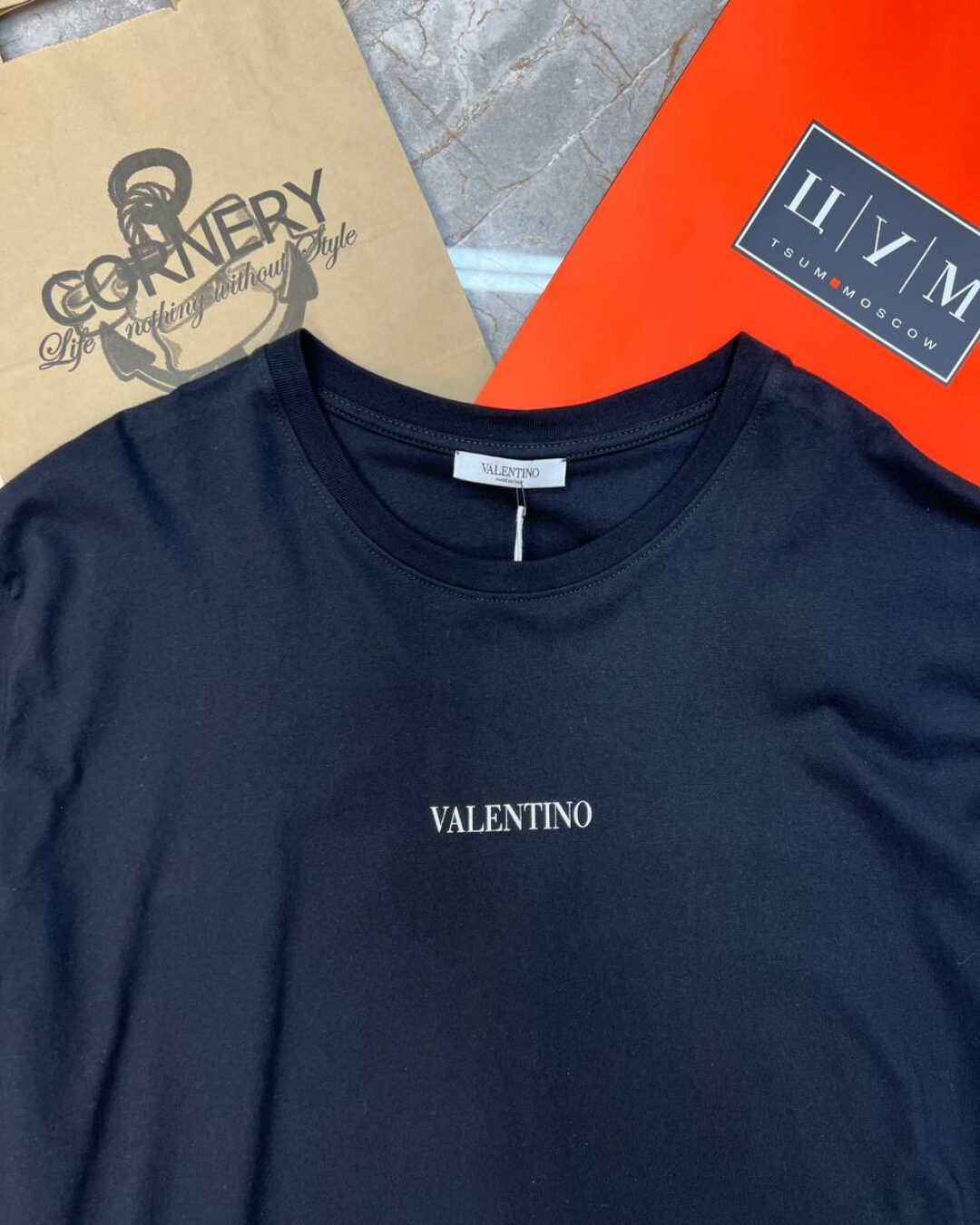 Футболка Valentino