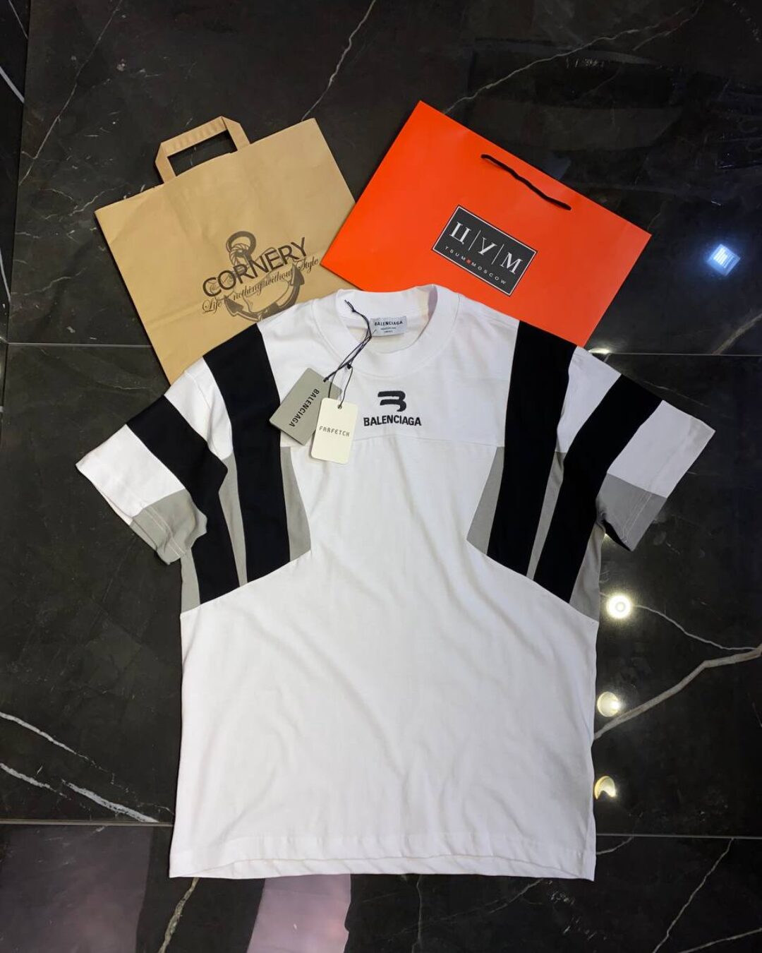 Футболка Balenciaga