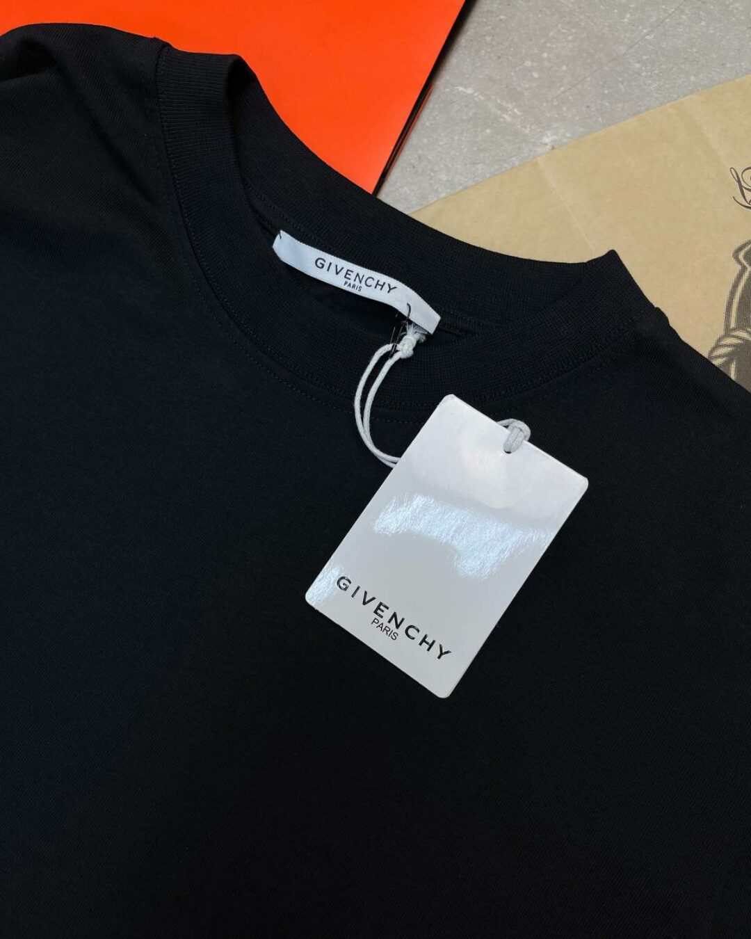 Футболка Givenchy
