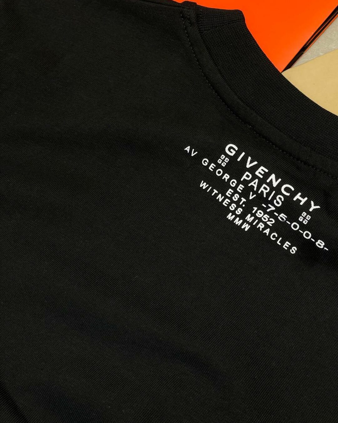 Футболка Givenchy