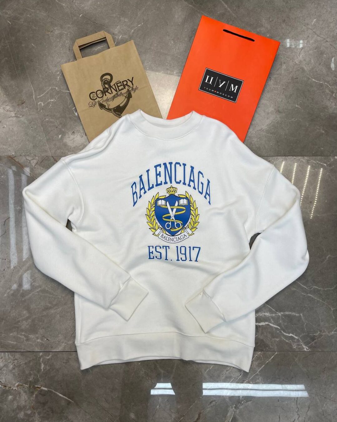 Кофта Balenciaga