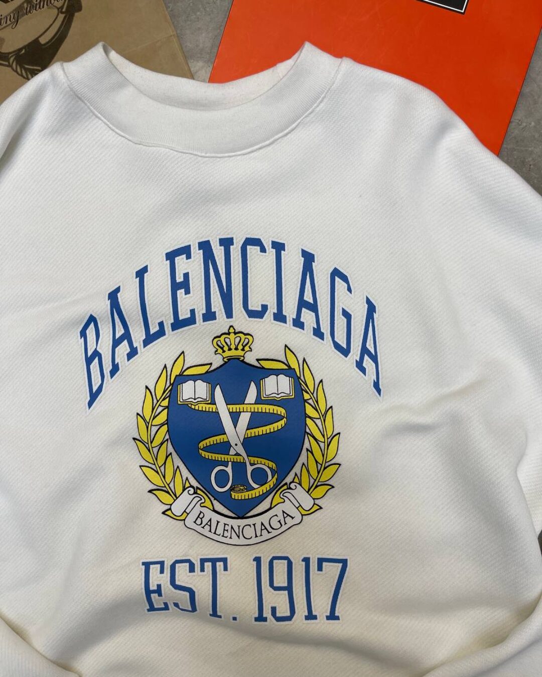 Кофта Balenciaga — фото 8