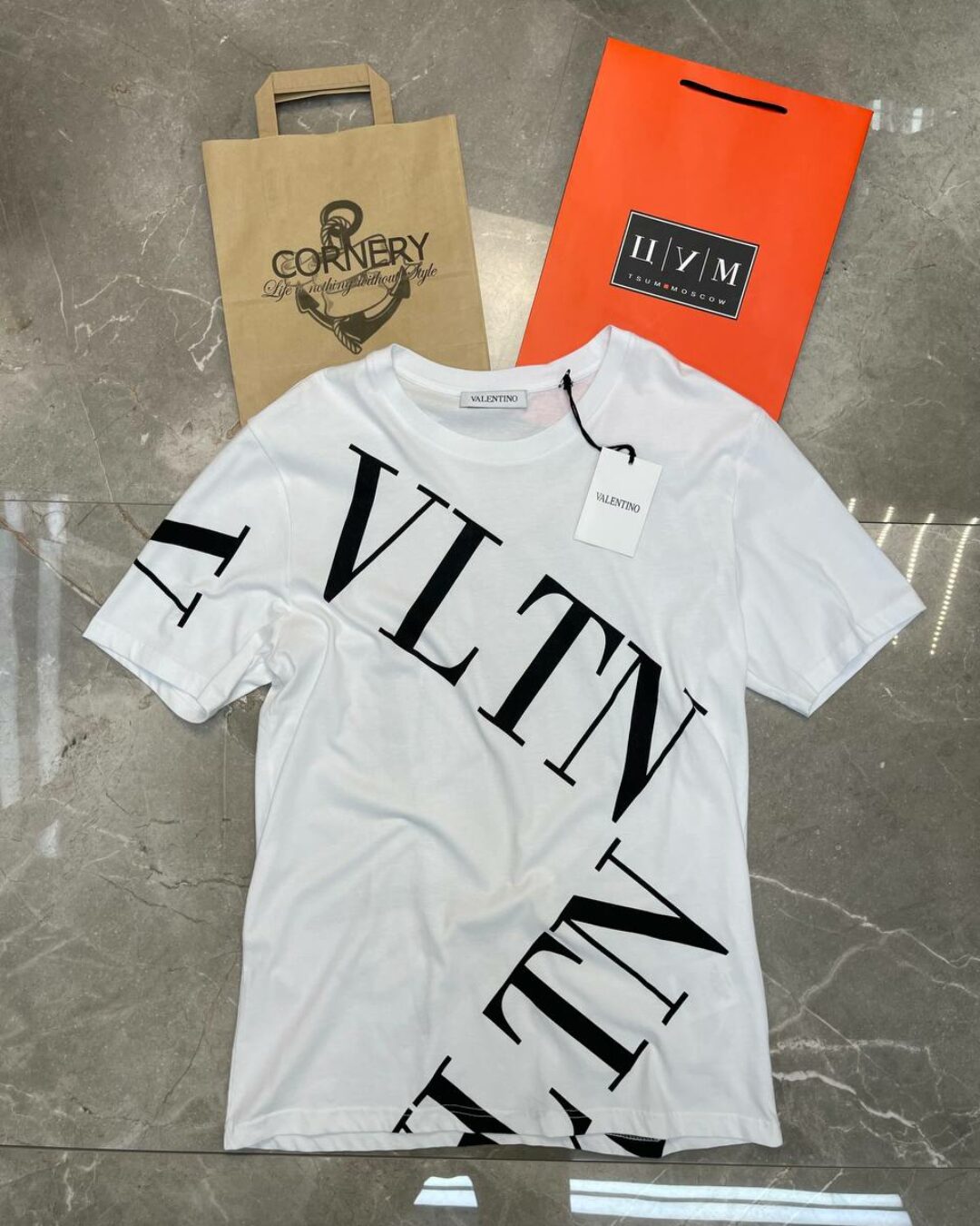 Футболка Valentino