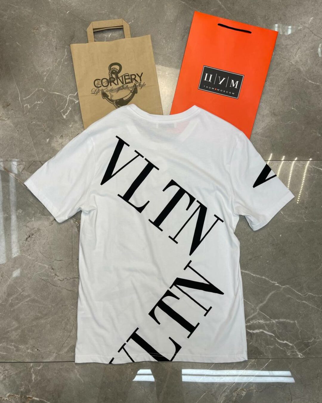 Футболка Valentino