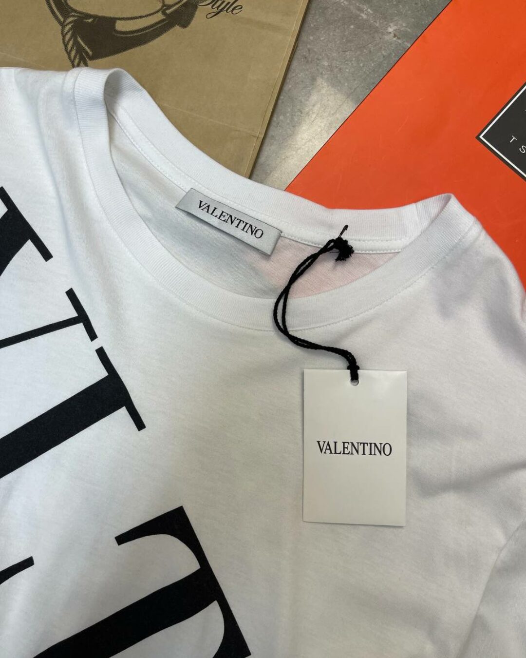 Футболка Valentino