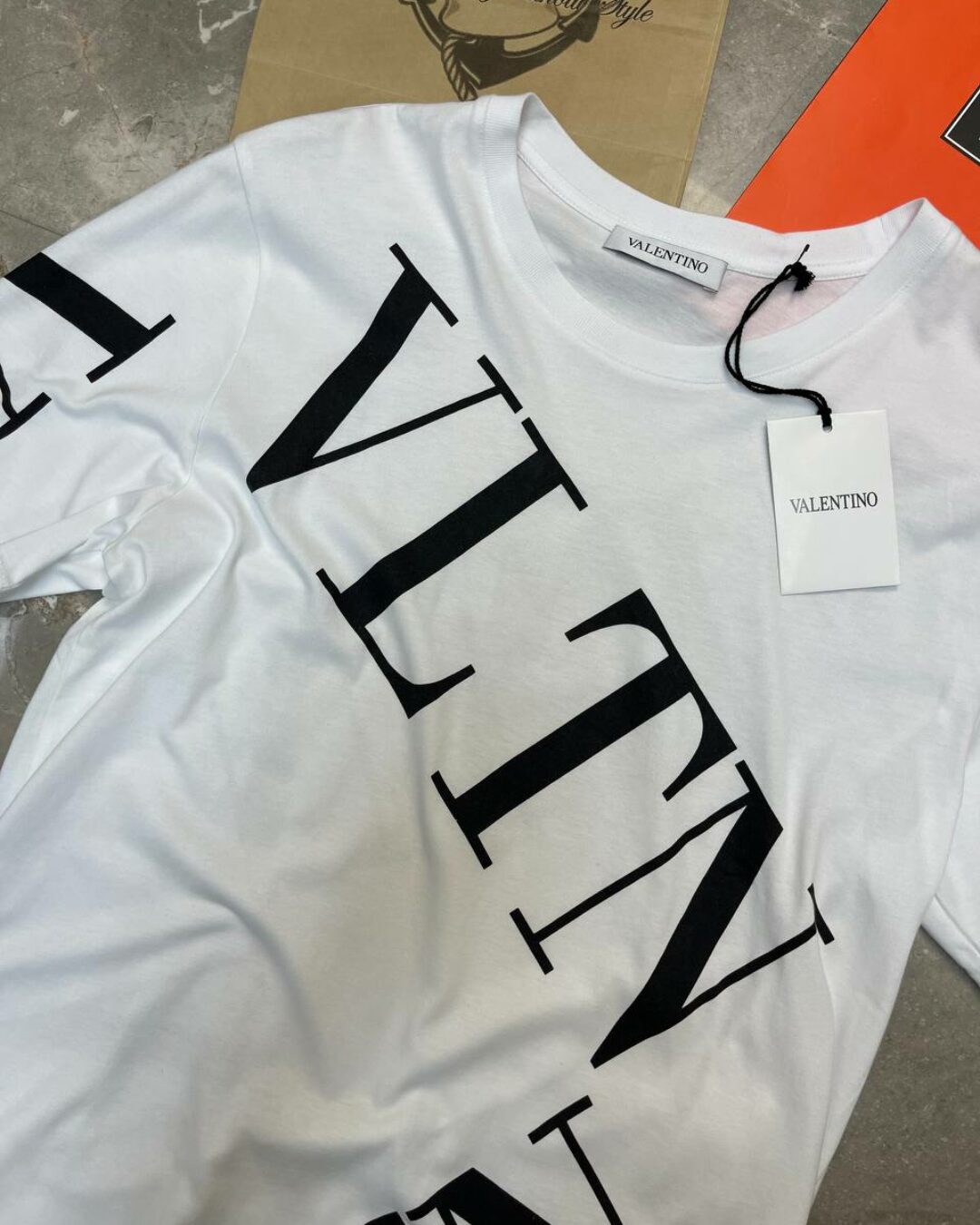 Футболка Valentino