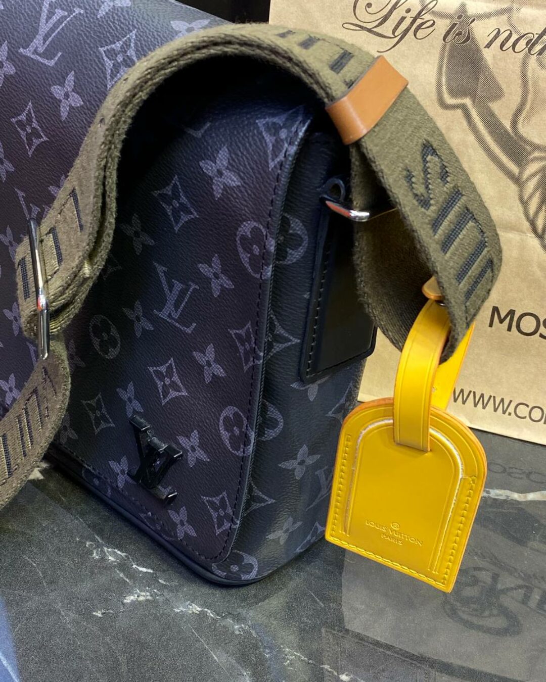 Сумка Louis Vuitton District PM