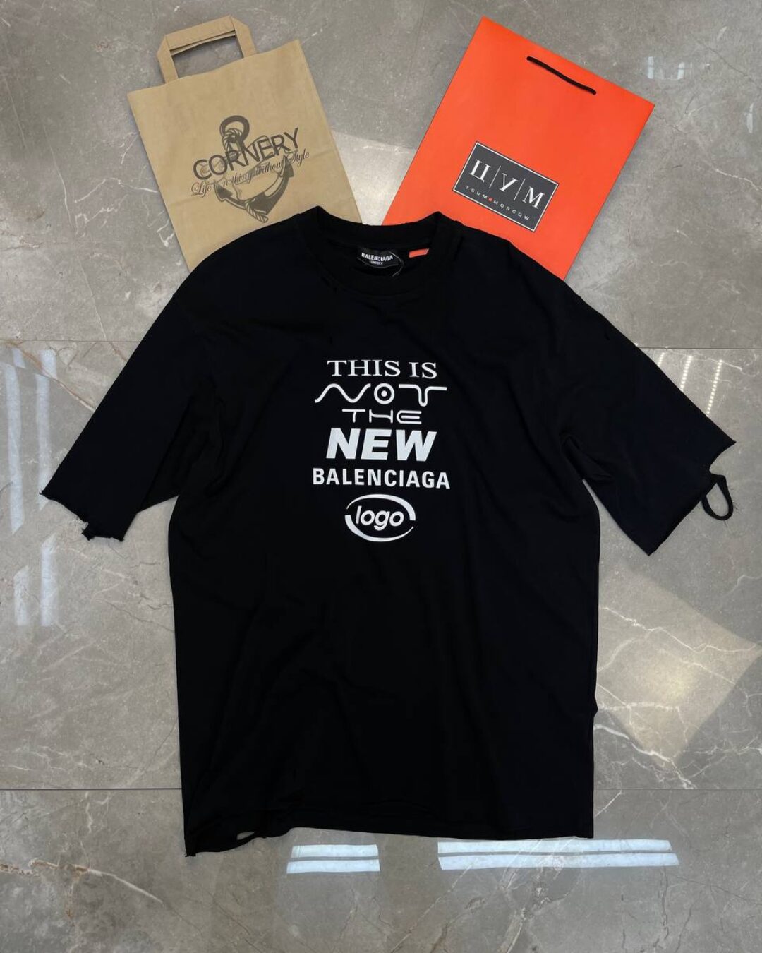 Футболка Balenciaga