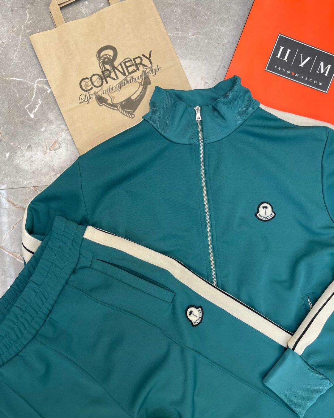 Спортивный костюм Moncler