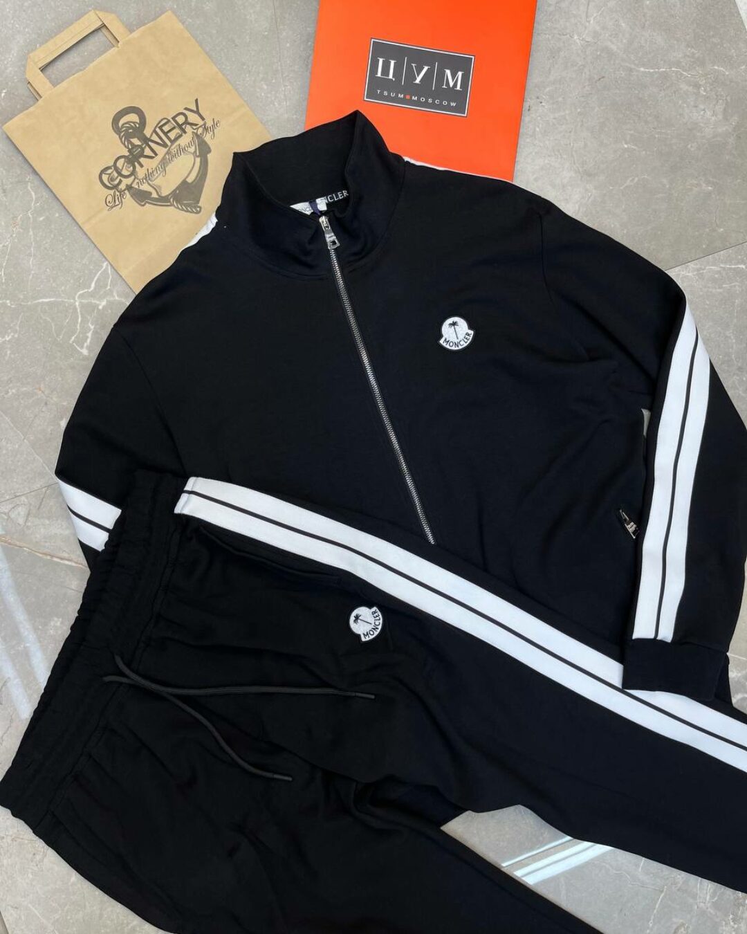 Спортивный костюм Moncler