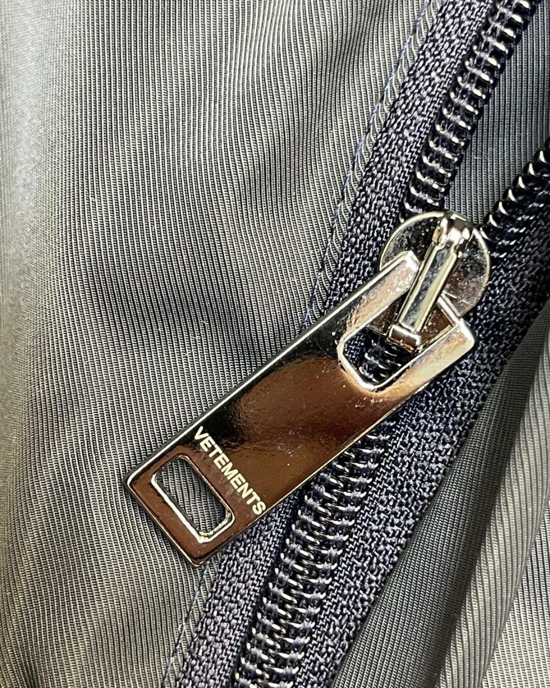 Бомбер Vetements