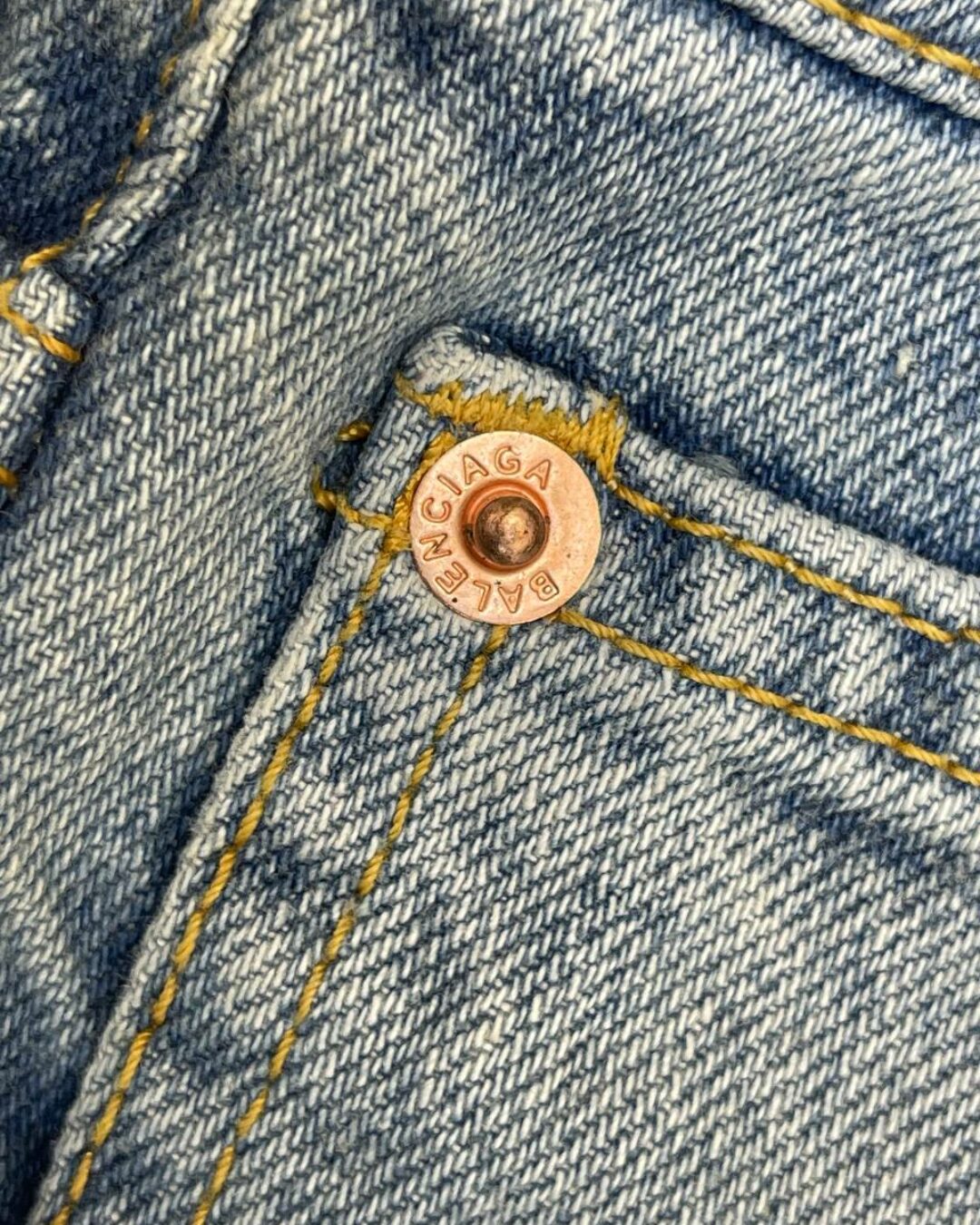 Джинсы Balenciaga