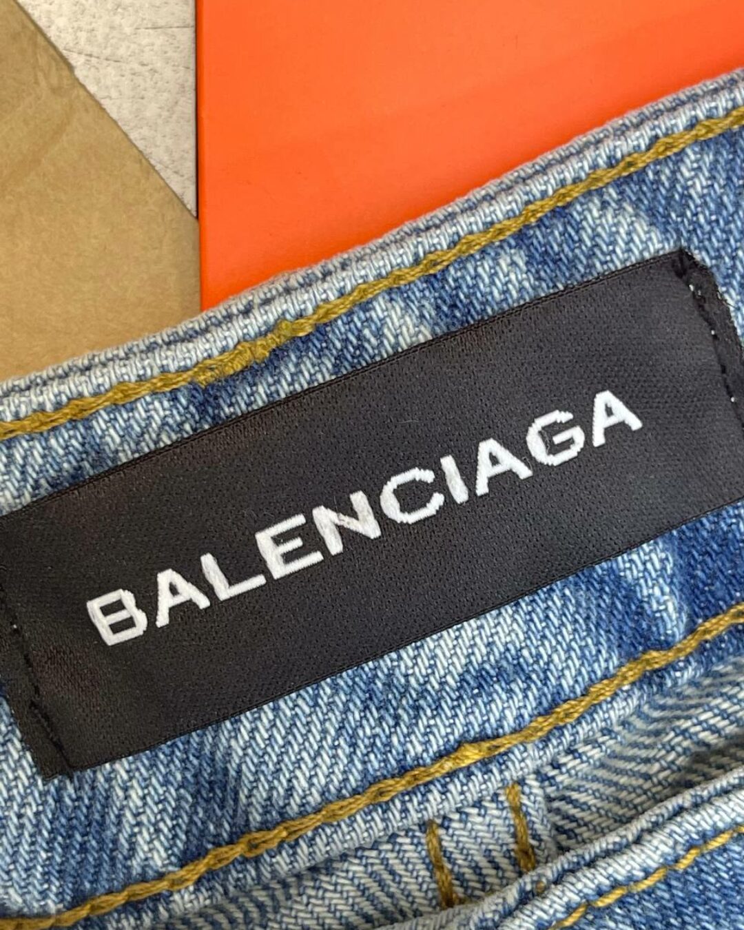 Джинсы Balenciaga