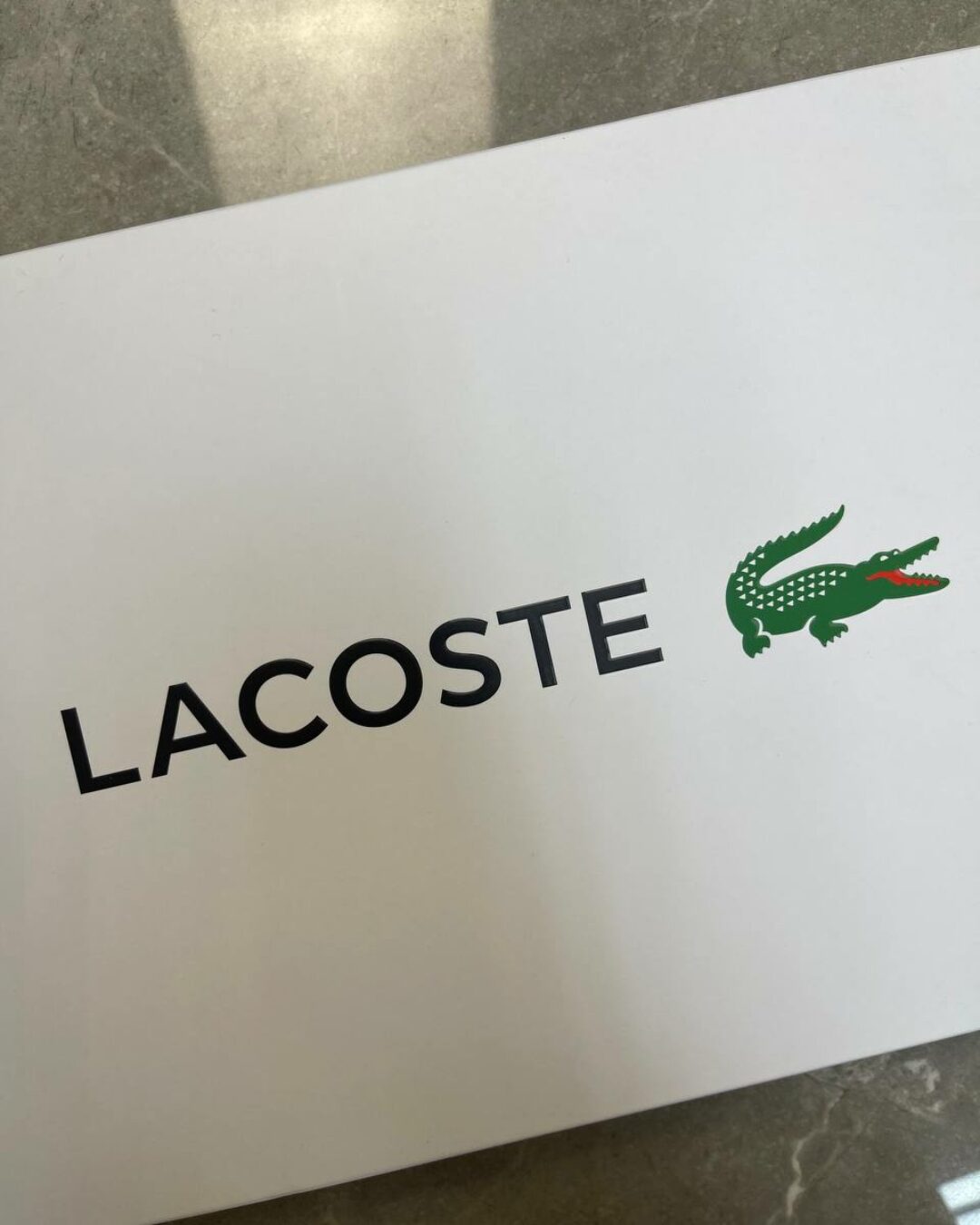 Коробка Lacoste